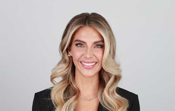 headshot of Marti Grizzle, Vice President, Office Landlord Representation for Avison Young in Houston, TX
